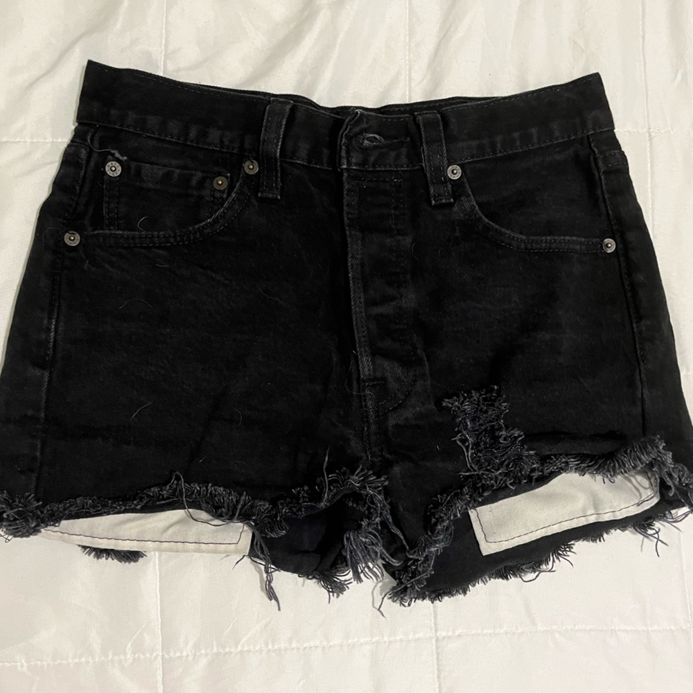 Black High Waisted Levi’s Shorts